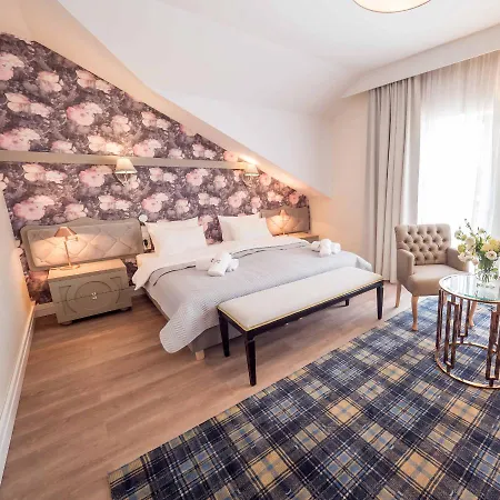 Rezydencja Live Centrum Rehabilitacji I Aktywizacji *