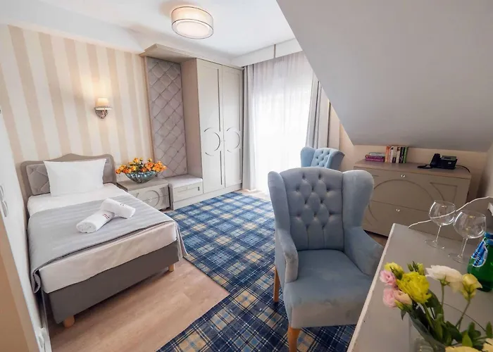 Rezydencja Live Centrum Rehabilitacji I Aktywizacji 호텔 Okole